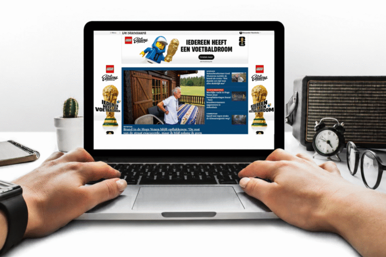 Laptop met beeld Takeover Lego