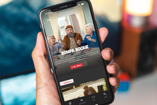 Play Bompa Bockie mockup Ads & Data in smartphone