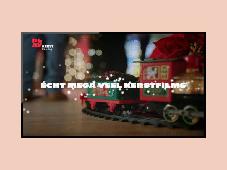 Televisiescherm met Kerstfilms tijdens eindejaarsperiode op Play